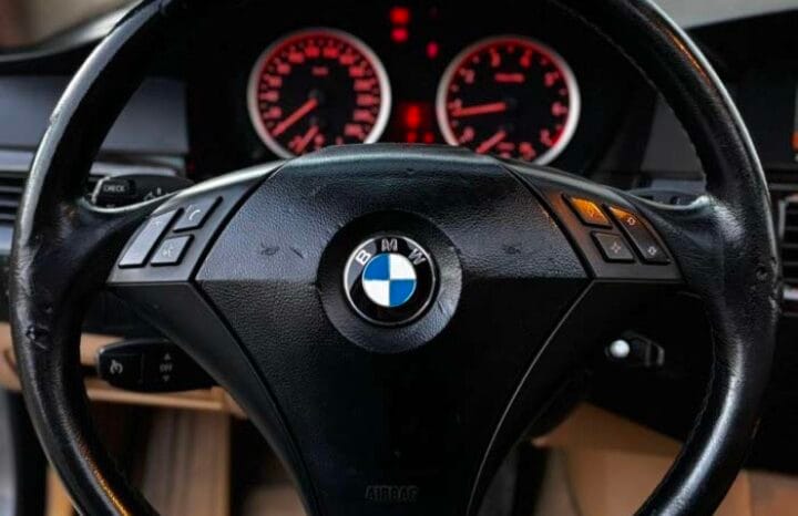 
BMW 5 Series 2005 full									