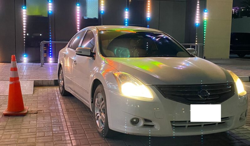 
Nissan Other Nissan Model 2011 full									
