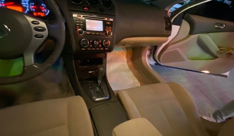 
Nissan Other Nissan Model 2011 full									