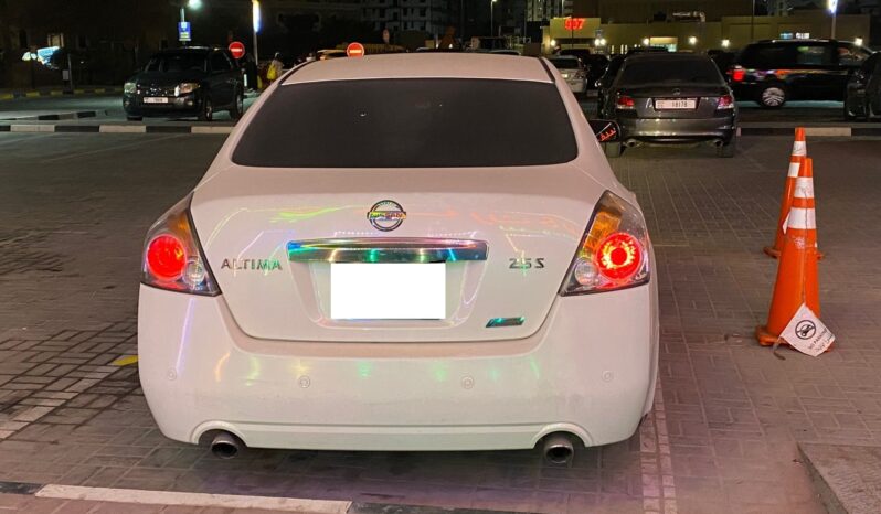 
Nissan Other Nissan Model 2011 full									