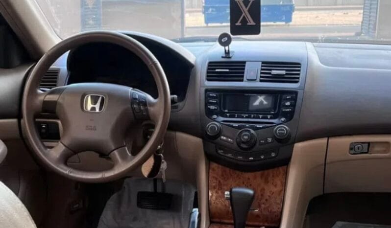 
Honda Accord 2004 full									