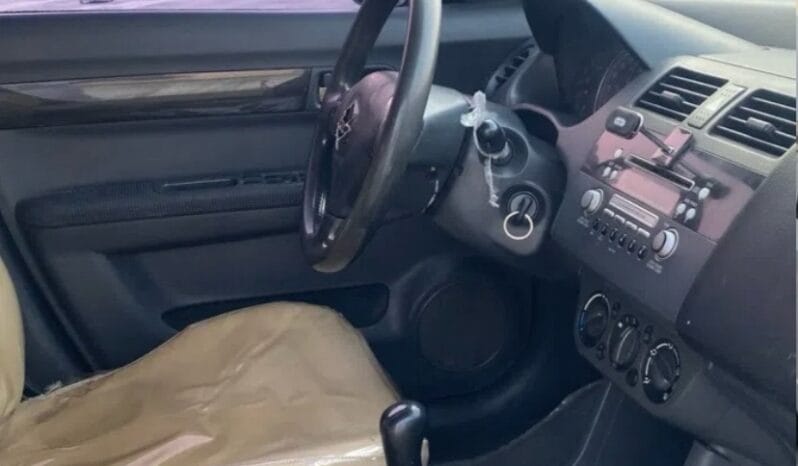 
Suzuki Swift 2005 full									