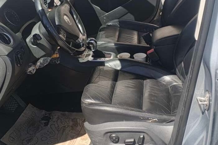 
Volkswagen Tiguan 2009 full									