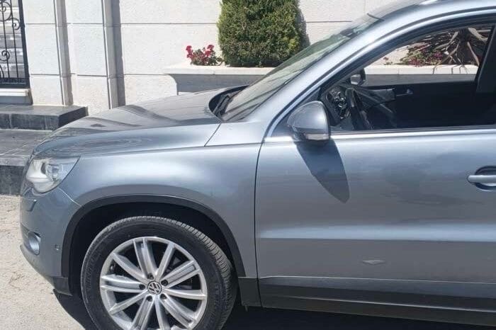 
Volkswagen Tiguan 2009 full									