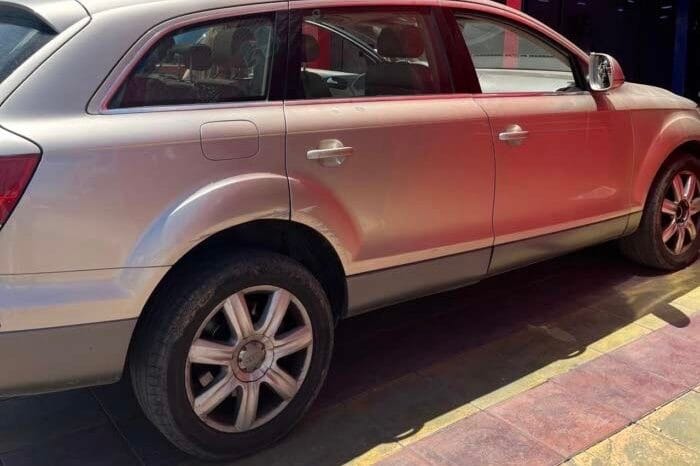 
Audi Q7 2009 full									