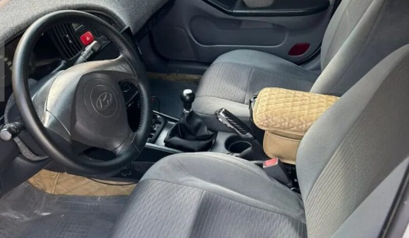 
Hyundai Elantra 2005 full									