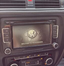 
Volkswagen Jetta 2011 full									