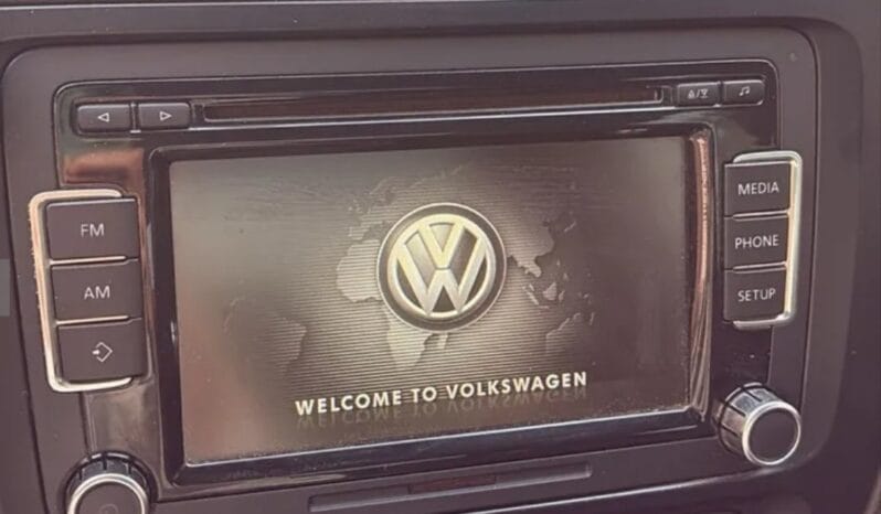 
Volkswagen Jetta 2011 full									